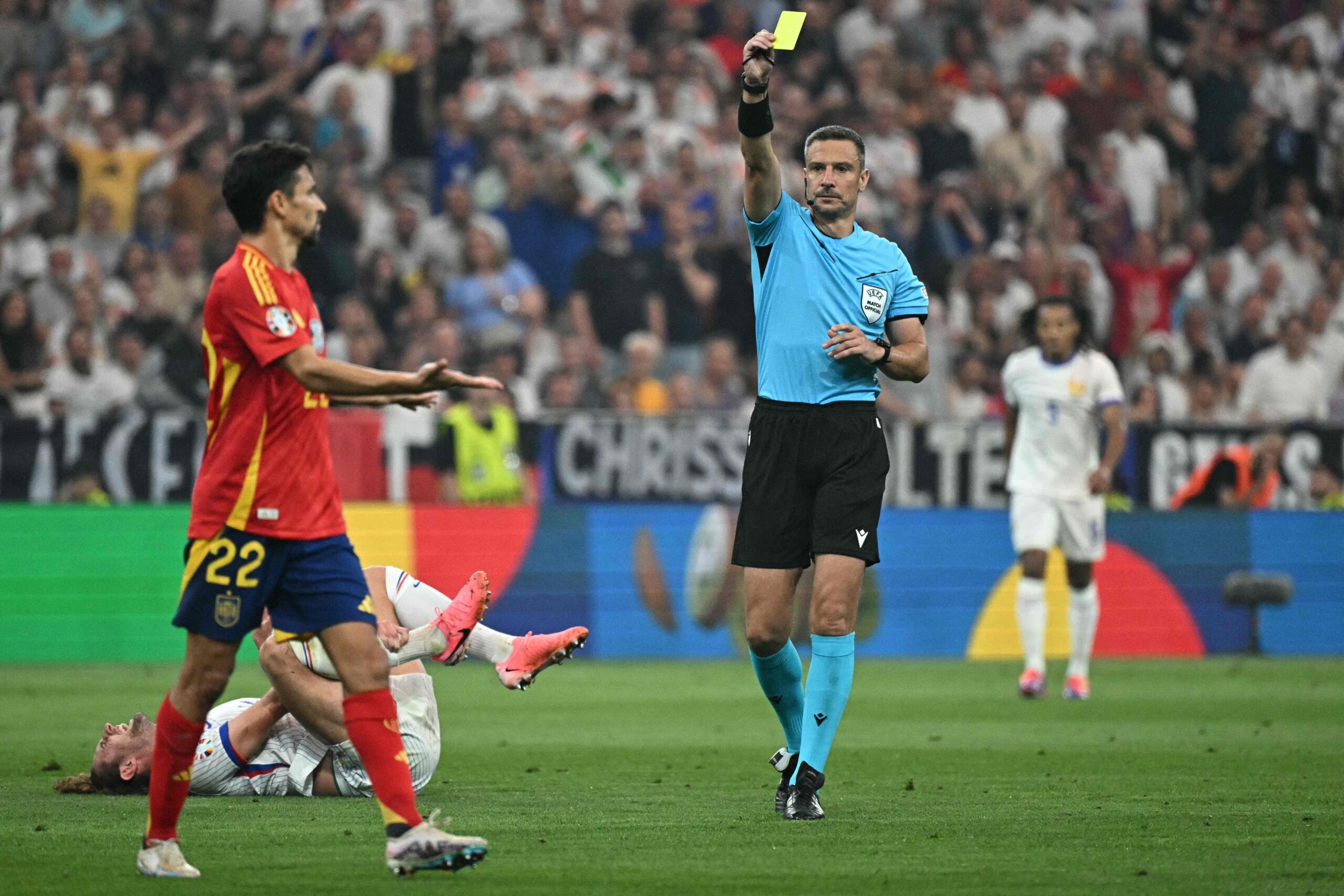 Meet Slavko Vincic, the Man in Charge of Today's Arsenal vs. PSG UCL Clash!